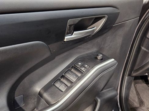 Used 2025 Toyota Highlander XLE AWD/4WD image 21
