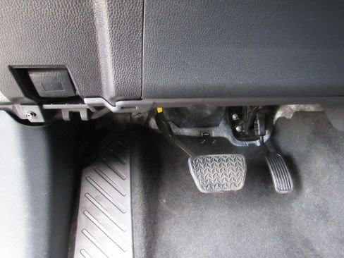 Used 2024 Toyota Tacoma SR5 image 16