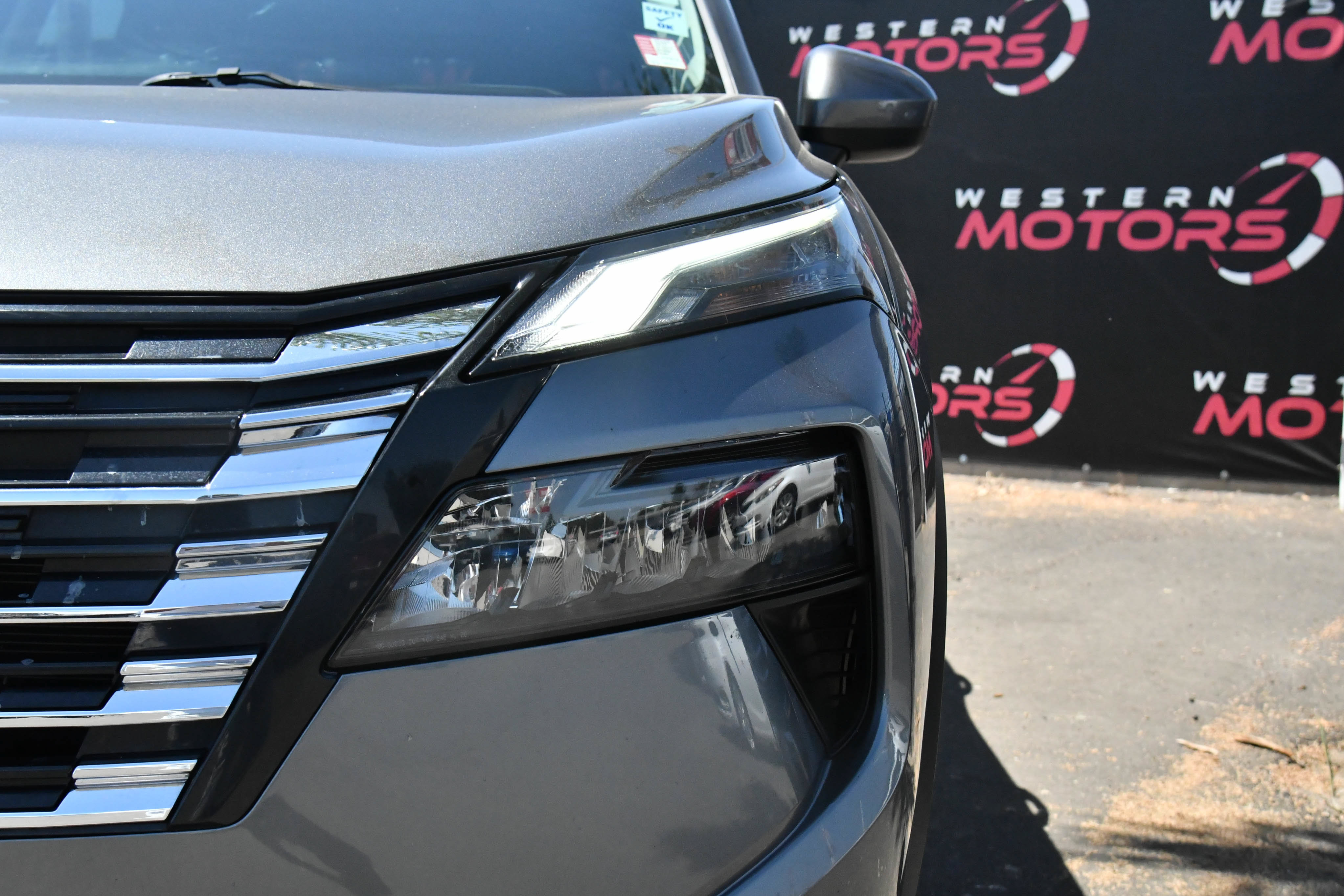 Used 2025 Nissan Rogue SV AWD/4WD image 11