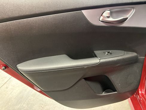 Used 2024 Kia Forte LXS image 6