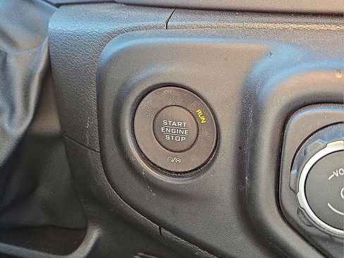 Used 2023 Jeep Wrangler Unlimited Rubicon 4xe image 31