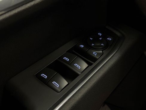 Used 2025 GMC Sierra 1500 SLT AWD/4WD image 37
