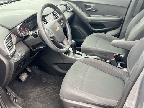 Used 2020 Chevrolet Trax LS w/ Tint and Cruise Package image 10