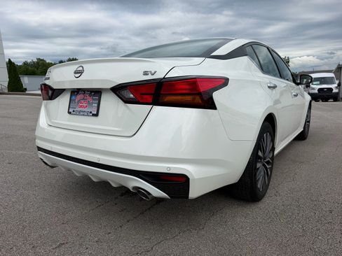Used 2024 Nissan Altima 2.5 SV w/ SV Premium Package FWD image 16