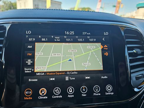Used 2021 Jeep Grand Cherokee High Altitude AWD/4WD image 23