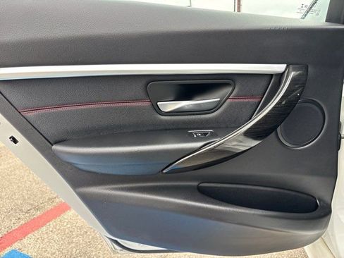 Used 2018 BMW 330i xDrive Sedan w/ Convenience Package image 19
