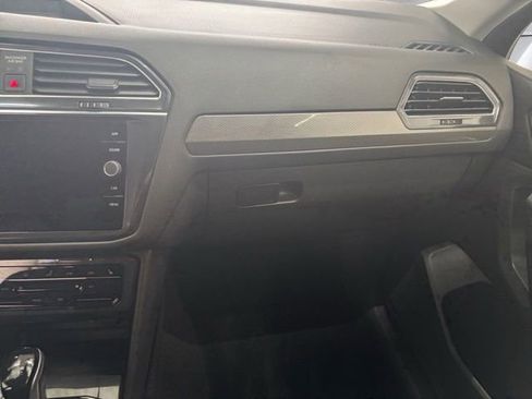 Used 2022 Volkswagen Tiguan SE image 15