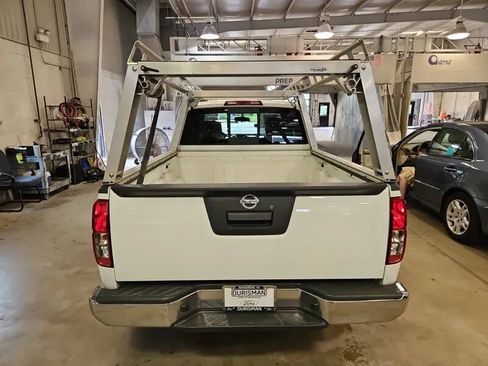 Used 2021 Nissan Frontier SV RWD image 4