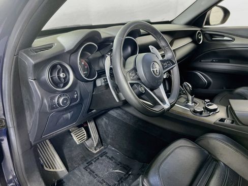 Used 2018 Alfa Romeo Stelvio Ti Sport AWD/4WD image 9
