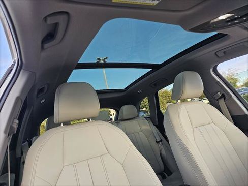 Certified 2025 Audi Q5 Premium w/ Convenience Package AWD/4WD image 3