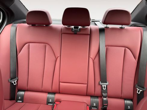 Used 2022 BMW 330i xDrive Sedan w/ Convenience Package image 15