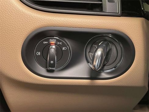 New 2026 Porsche Macan image 37