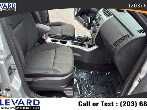 Used 2010 Ford Focus SE image 32