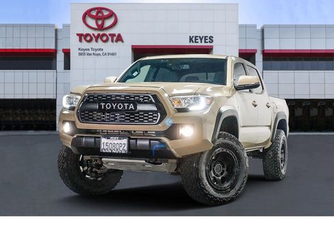 Used 2019 Toyota Tacoma TRD Off-Road w/ Technology Package AWD/4WD image 1