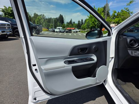 Used 2013 Toyota Prius C One FWD image 19