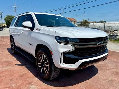 Used 2021 Chevrolet Tahoe Z71 w/ Z71 Signature Package AWD/4WD image 3