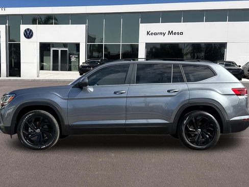 Used 2023 Volkswagen Atlas SE w/ Panoramic Sunroof Package image 7