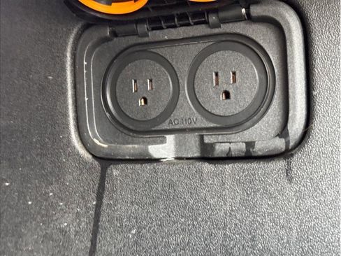 Used 2022 Rivian R1T Adventure image 27