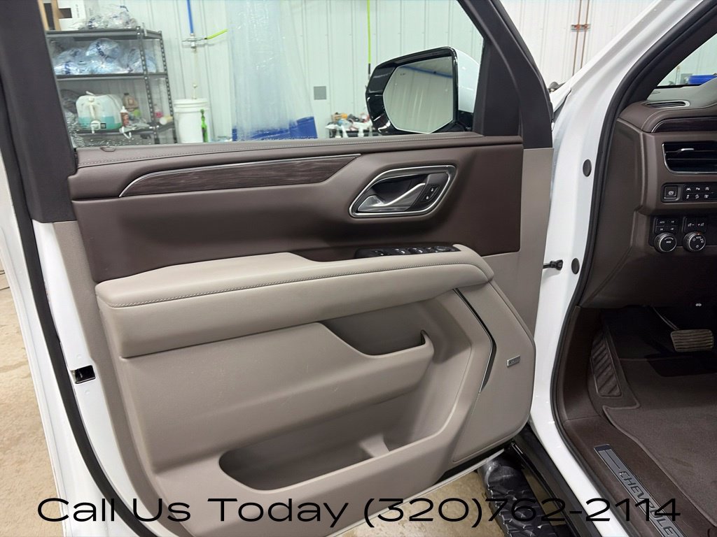 Used 2024 Chevrolet Tahoe Z71 w/ Luxury Package AWD/4WD image 13