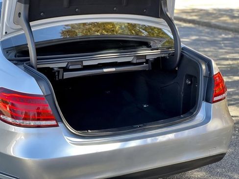 Used 2016 Mercedes-Benz E 350 4MATIC Sedan image 43