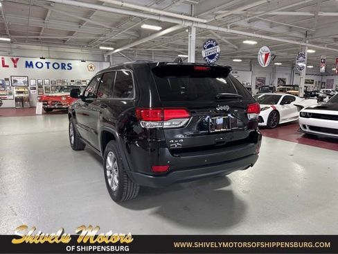 Used 2020 Jeep Grand Cherokee Laredo w/ Laredo X Package AWD/4WD image 3