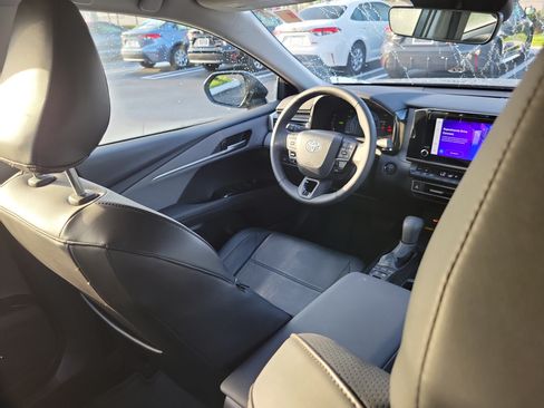 Used 2025 Toyota Camry LE w/ Convenience Package FWD image 14