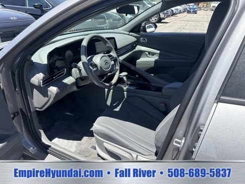 Used 2023 Hyundai Elantra SEL w/ Convenience Package FWD image 16