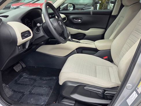 Used 2024 Honda HR-V LX image 9