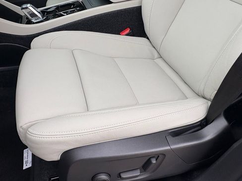 New 2026 Volvo XC40 B5 Ultra w/ Protection Package Premier image 20