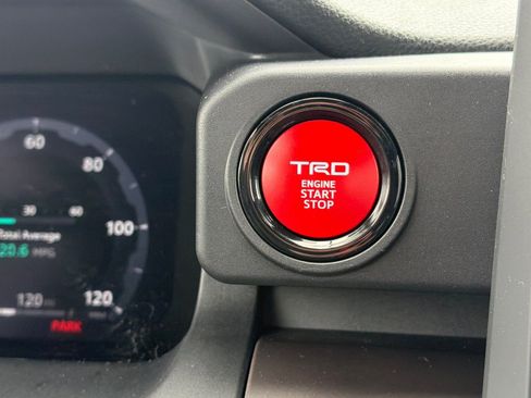 Used 2025 Toyota Tacoma TRD Sport AWD/4WD image 18