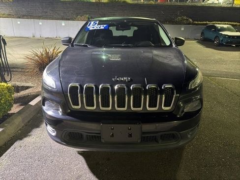 Used 2015 Jeep Cherokee Sport image 7