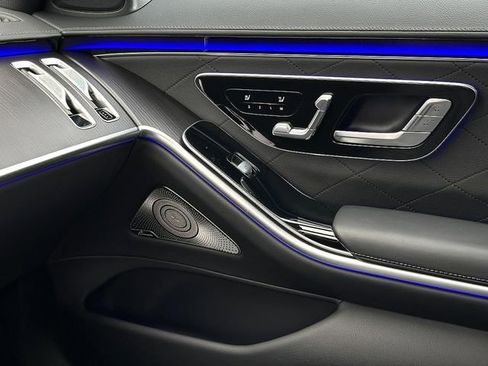 Certified 2025 Mercedes-Benz S 580 4MATIC Sedan image 24