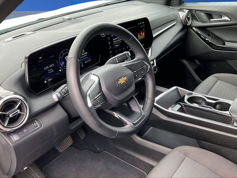 Used 2025 Chevrolet Equinox LT image 17