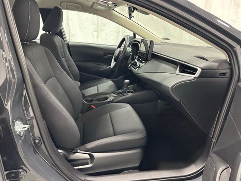 Used 2025 Toyota Corolla LE image 58