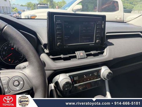 Certified 2022 Toyota RAV4 XLE w/ Convenience Package AWD/4WD image 17