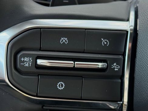 Used 2025 GMC Acadia Elevation FWD image 21