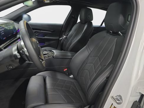 Used 2026 BMW 530i w/ M Sport Package RWD image 17