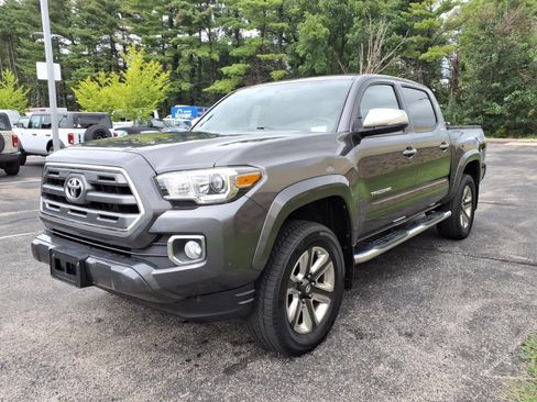 Used 2016 Toyota Tacoma Limited w/ Towing Package AWD/4WD image 4