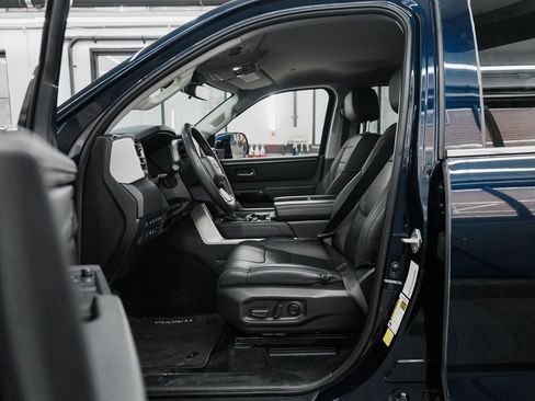 Used 2024 Toyota Tundra Limited AWD/4WD image 27