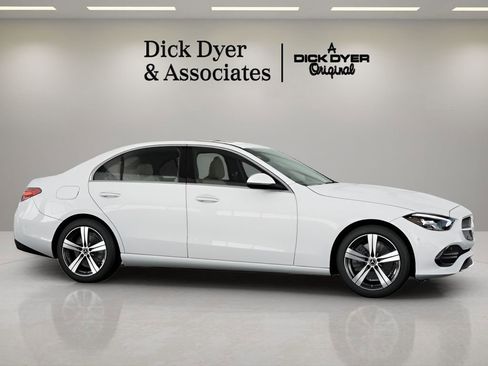 Used 2025 Mercedes-Benz C 300 Sedan image 3
