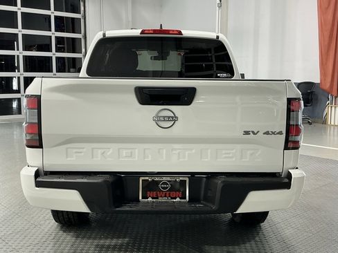 Used 2023 Nissan Frontier SV image 32