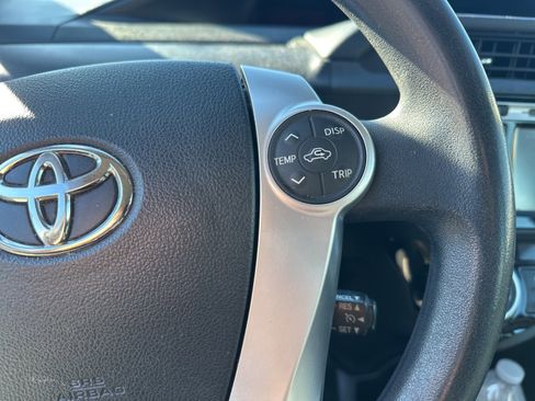 Used 2015 Toyota Prius C Two image 7