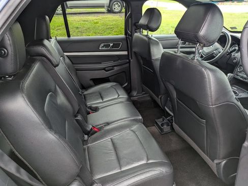 Used 2016 Ford Explorer XLT w/ Equipment Group 202A AWD/4WD image 8