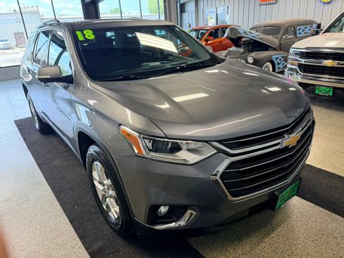 Used 2018 Chevrolet Traverse LT AWD/4WD image 2