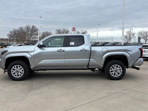New 2026 Toyota Tacoma SR5 image 2