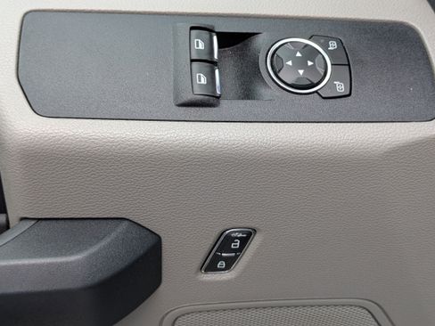 Used 2022 Ford F350 XL w/ Power Equipment Group image 11