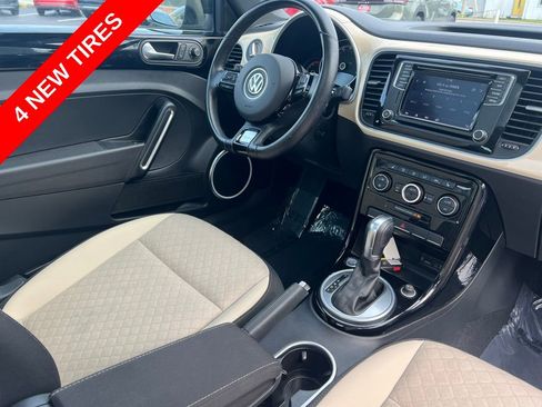 Used 2019 Volkswagen Beetle 2.0T SE FWD image 22