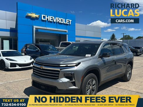New 2026 Chevrolet Traverse LT w/ Driver Confidence Package AWD/4WD image 1