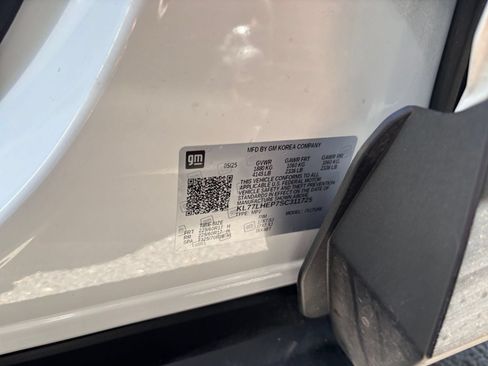Used 2025 Chevrolet Trax LT FWD image 28