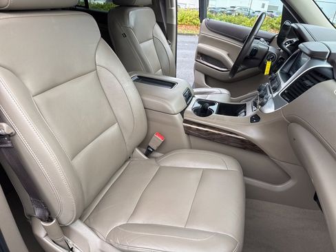 Used 2020 Chevrolet Traverse Premier w/ Redline Edition image 32